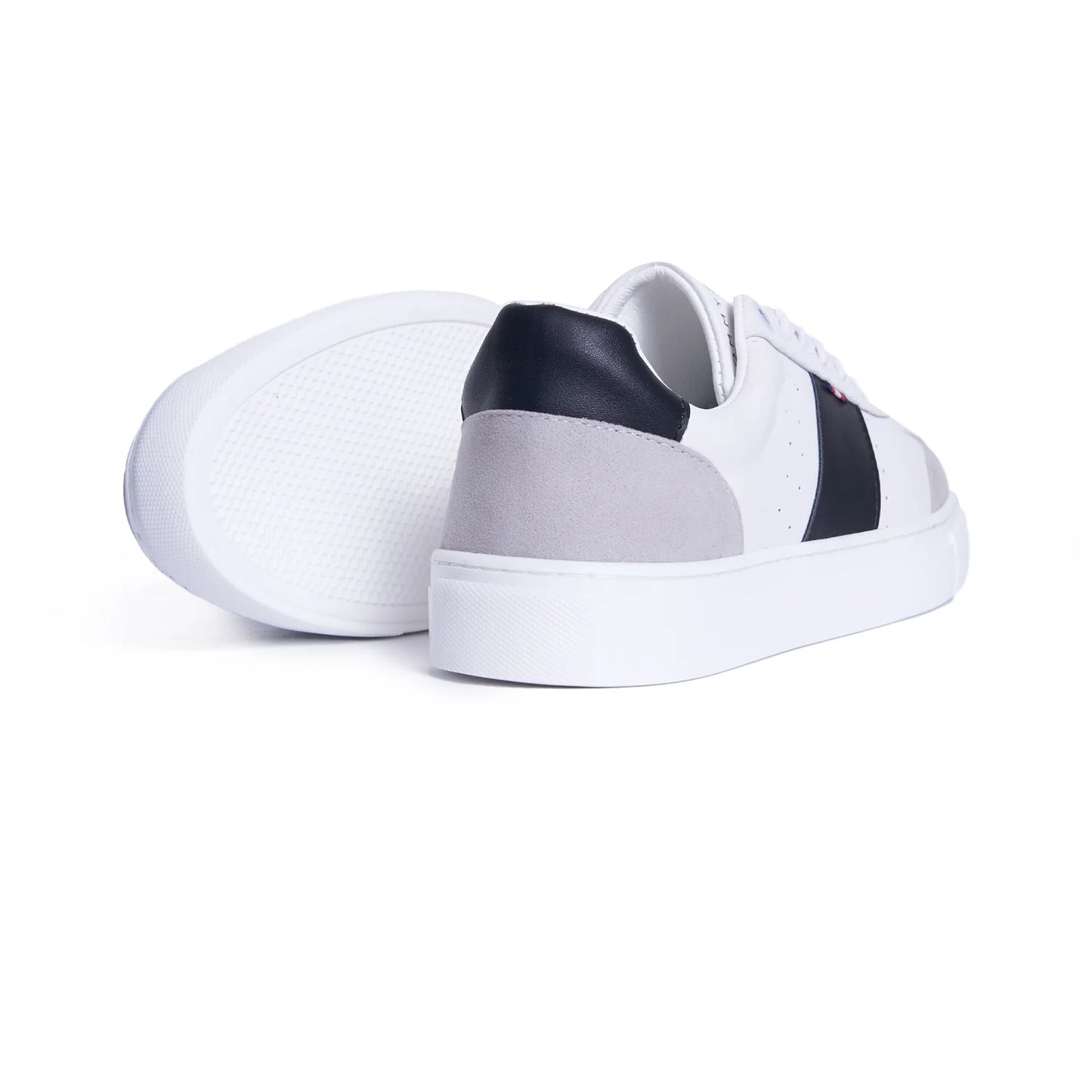 Scarpaa Comfartable Fashion Sneakers model V762 WHITE&BLACK