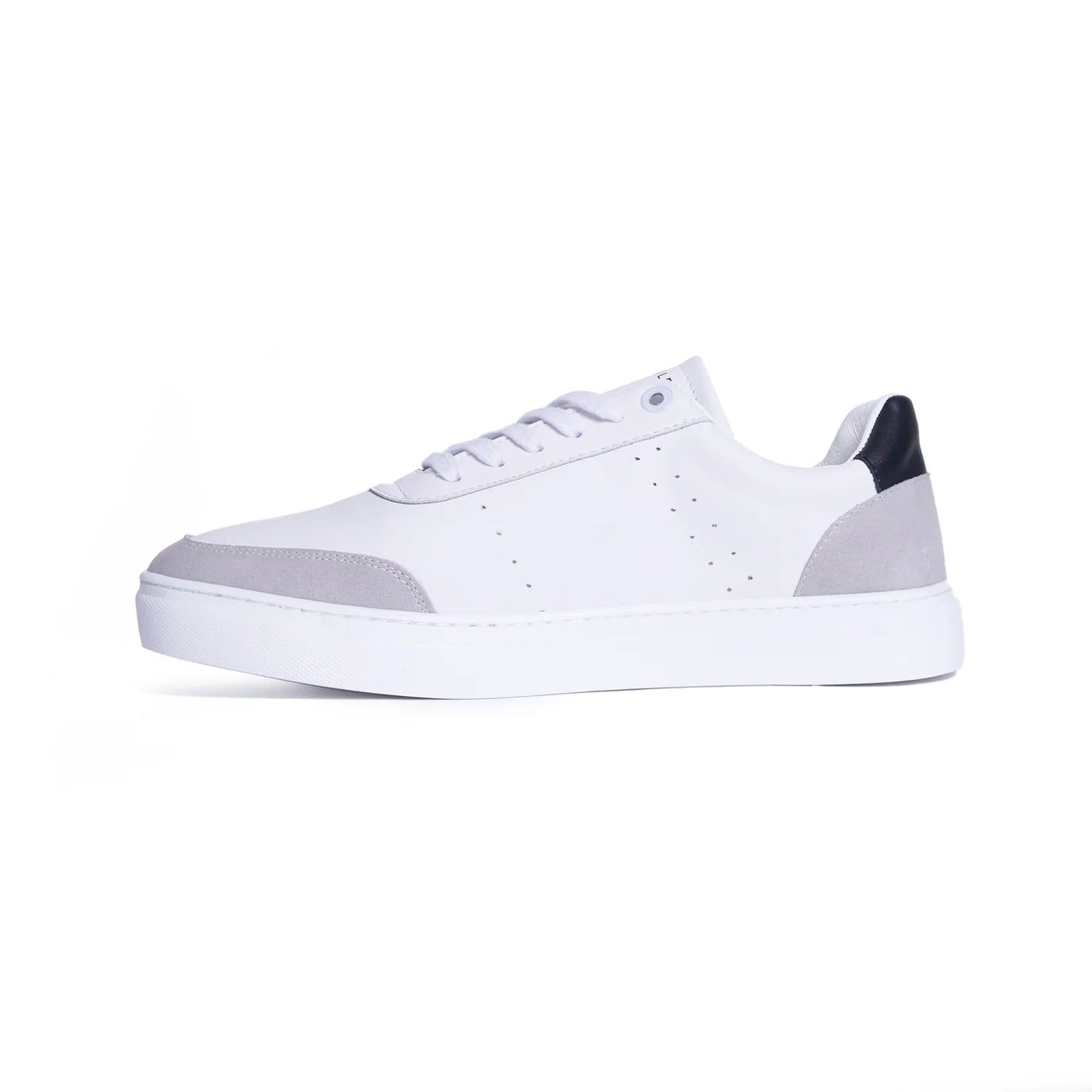 Scarpaa Comfartable Fashion Sneakers model V762 WHITE&BLACK
