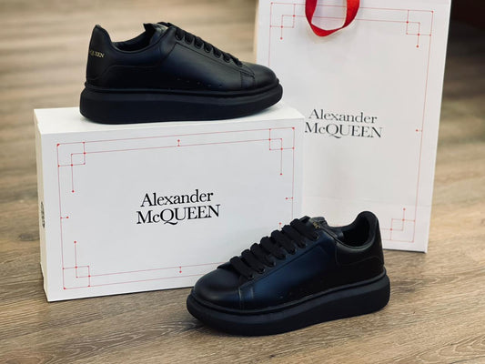 New comfartable Men's Skechers with BLACK Color ,Model  V2501